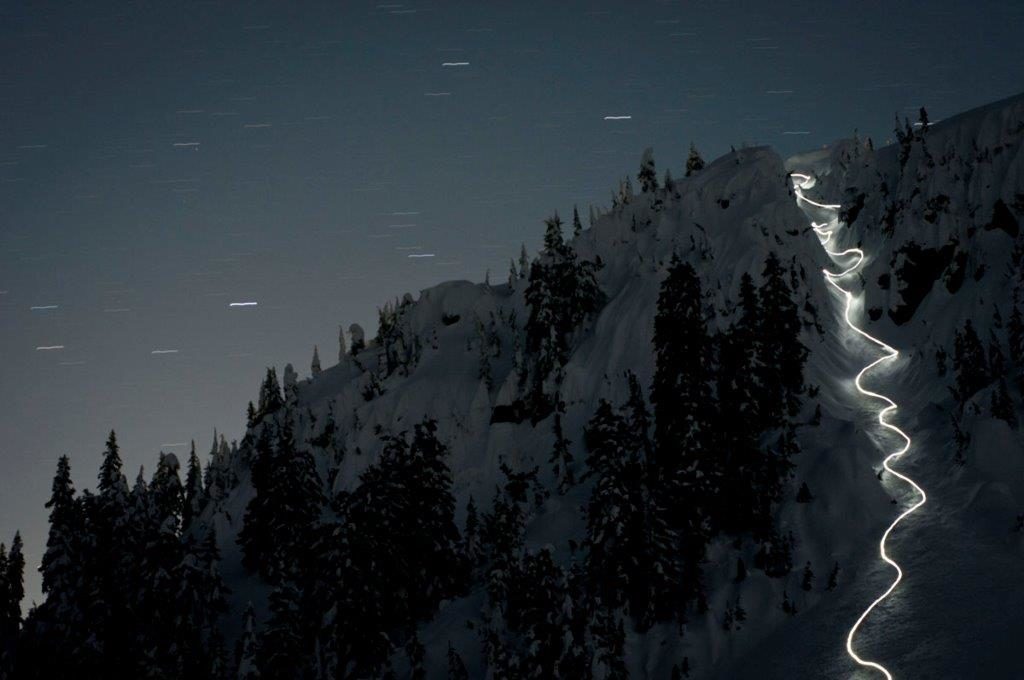 Snowboarding at night-photo Jordan Ingmire